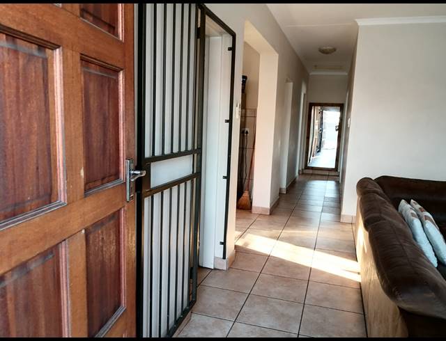 3 BEDROOM HOUSE FOR SALE IN WATERVAL EAST